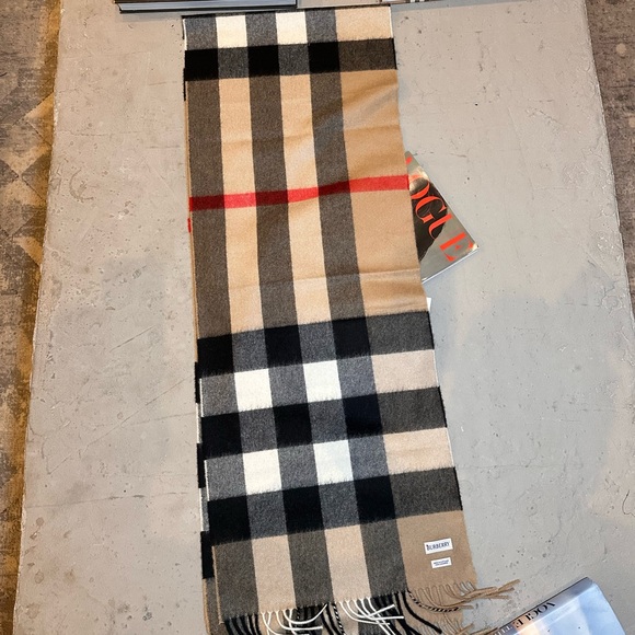 New Burberry Cashmere Half Mega Check Scarf - Archive Beige unisex - Picture 4 of 9